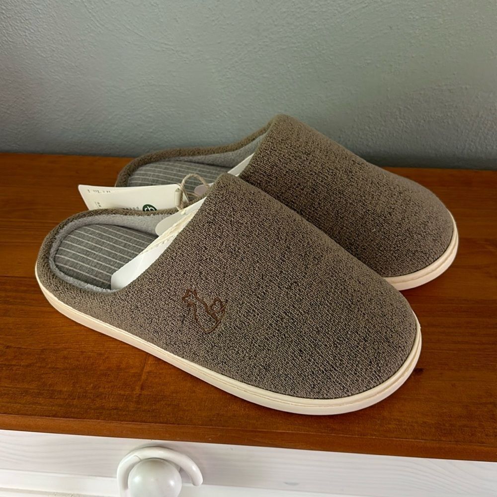 POSEE Pillow Slippers Slides Tan Brown Color Cat Embroidered on both 9.5